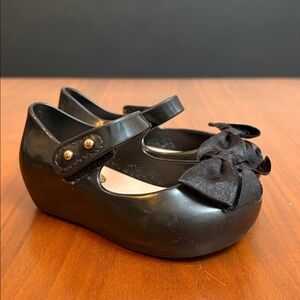 Melissa Shoes Mini Ultragirl Silk Bow Shoe, Black size 3
